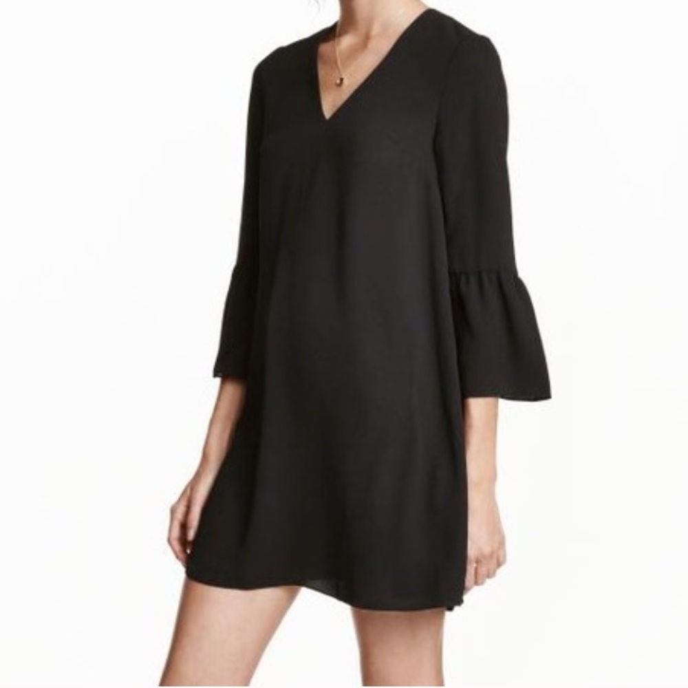 H&M Black Bell sleeved shift dress